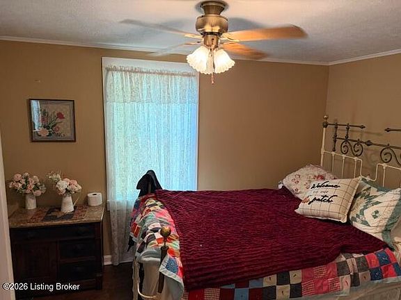 5th image of 221 Poplar Dr