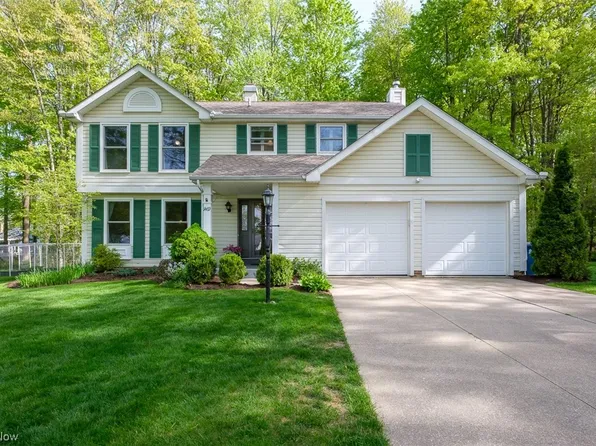 1469 Elizabeth Ln, Macedonia, OH 44056