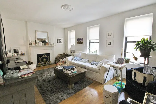 Rented by Julianna Realty Corp | media 21