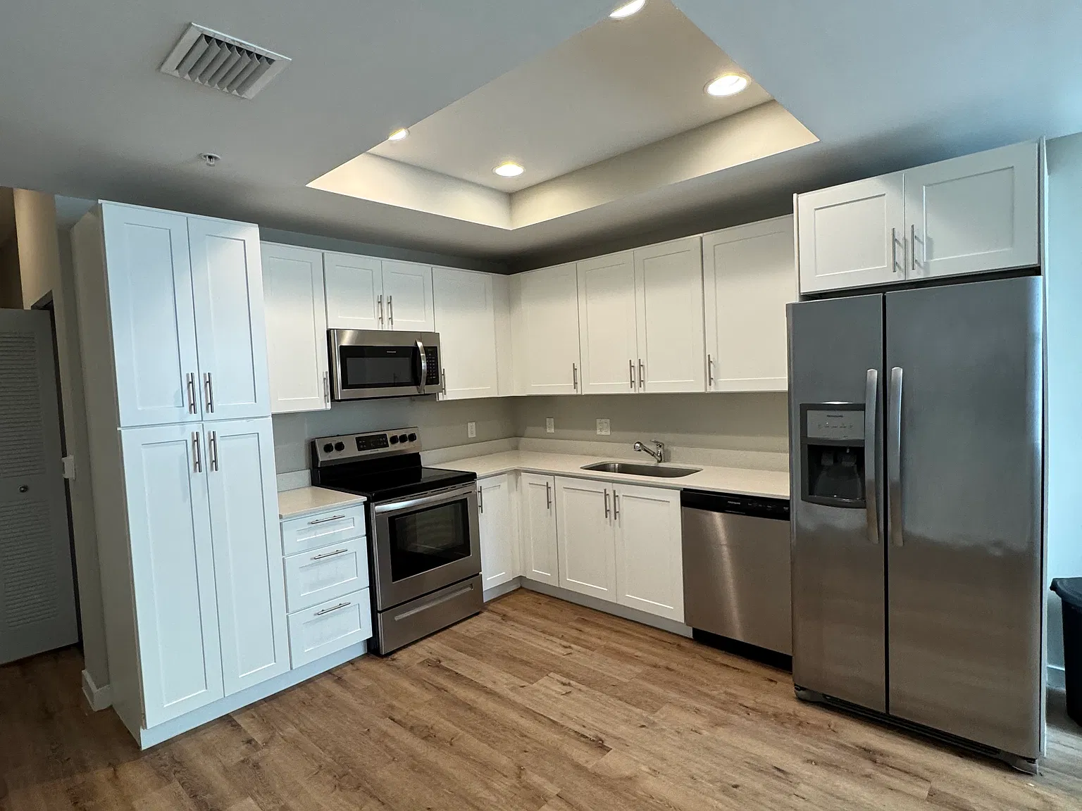 1 bed, 651 sqft, $1,999 — Photo 1