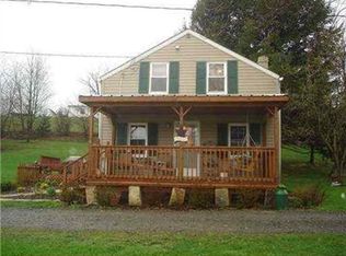 626 Keslar School Rd, Acme, PA 15610