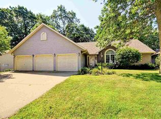 2167 Oakwood Dr, Green Bay, WI 54304