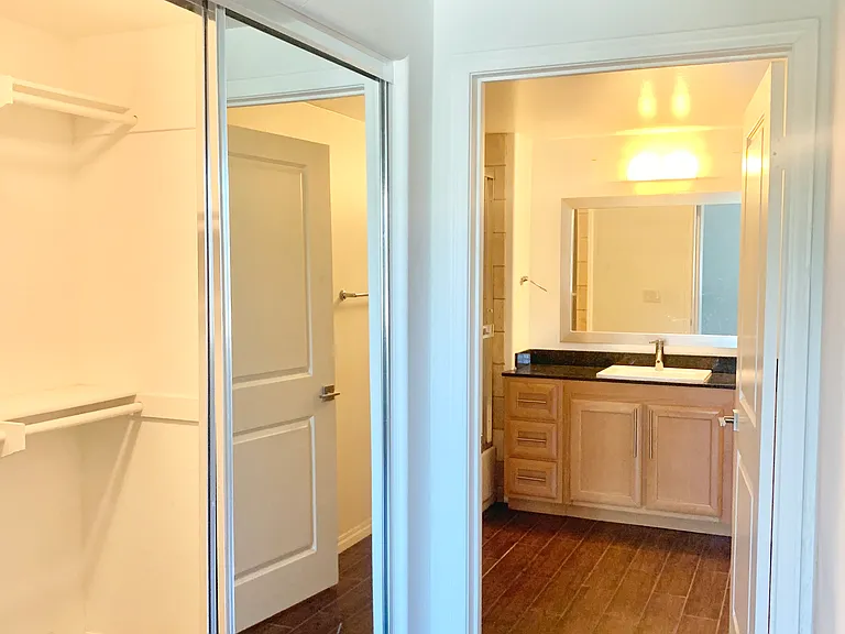 The Watermarque Apartments — Photo 79
