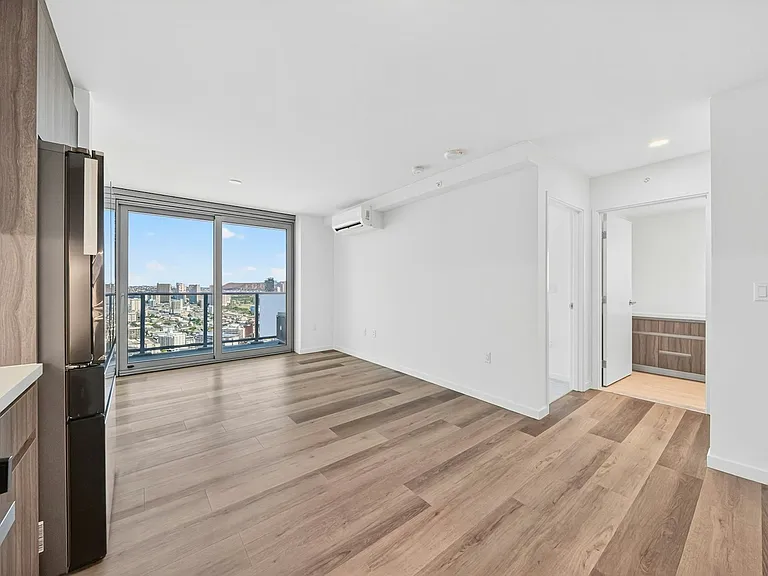 1500 Rycroft St #3305 — Photo 3