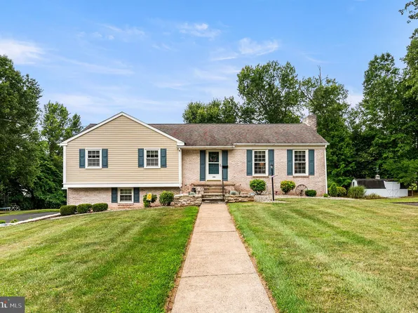 606 Shadywood Dr, Perkasie, PA 18944