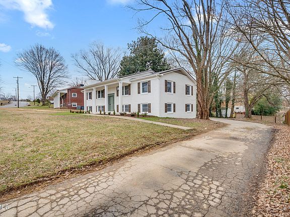 4th image of 404 Oakmont Dr