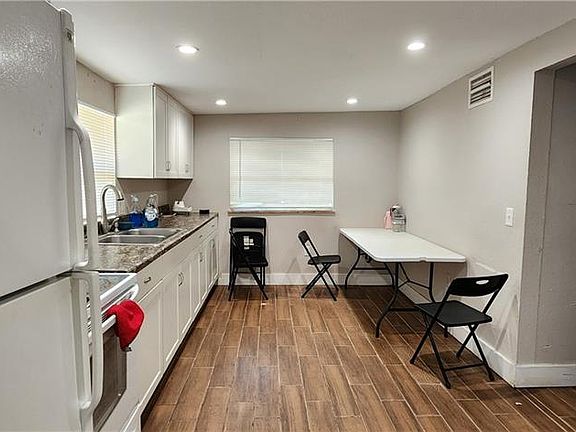 3rd image of 1423 Lura AVE
