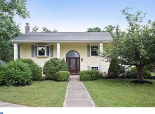 209 Phyliss Dr, Gibbstown, NJ 08027