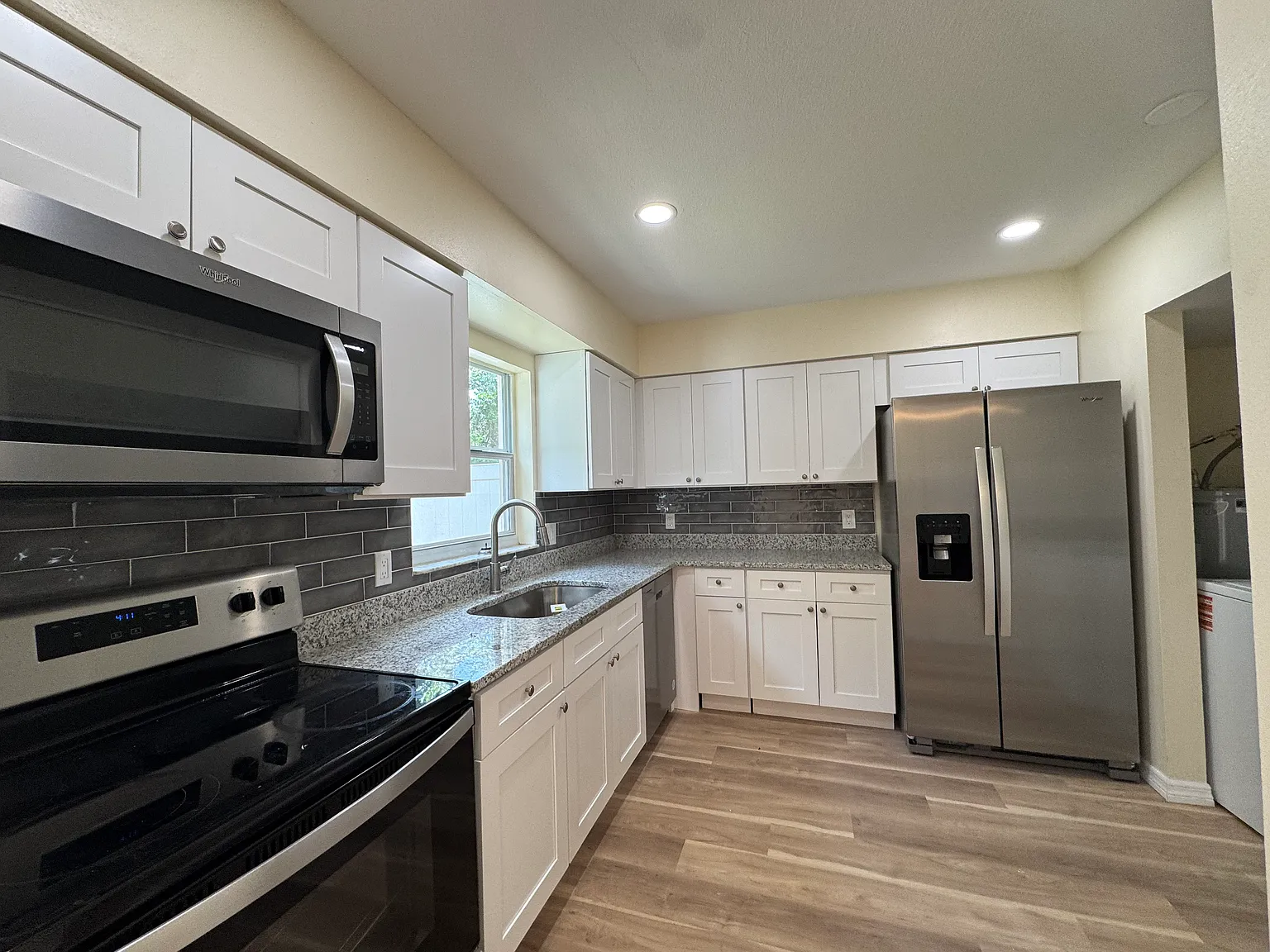 3 bed, 1192 sqft, $1,950 — Photo 3