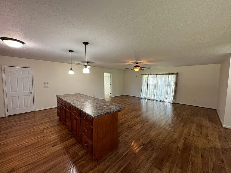 656 Morton Rd — Photo 5