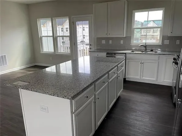 101 Lupine Dr, Mars, PA 16046