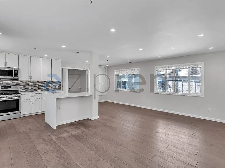 2273 E 23rd St #2273 — Photo 6