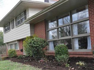 7210 Arrowwood Rd, Graymoor Devondale, KY 40222