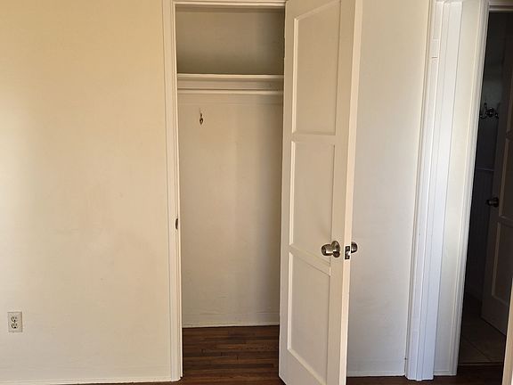 5th image of 418 Pomona Ave