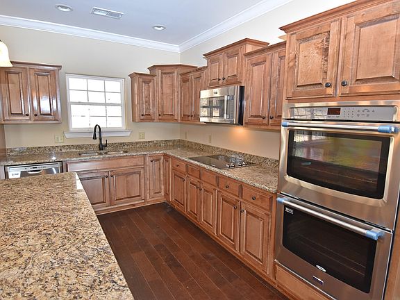 4th image of 3426 E Woodland