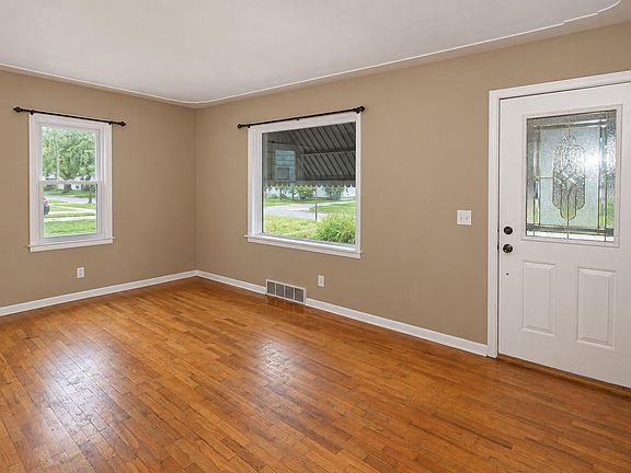 4th image of 1236 E Isabella Ave