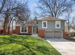 10711 W 99th St, Overland Park, KS 66214