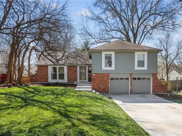 10711 W 99th St, Overland Park, KS 66214