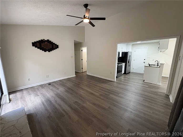 491 Oates Dr — Photo 4