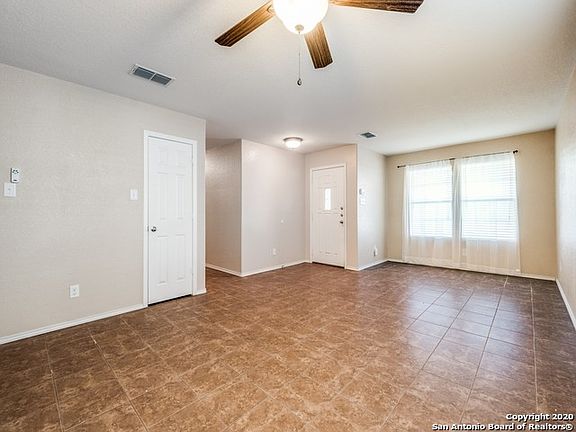 4th image of 11619 Greenwood Oak
