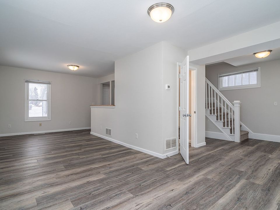 1st image of 625 7th Ave S