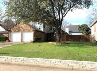 2414 Warrington Dr, Grand Prairie, TX 75052