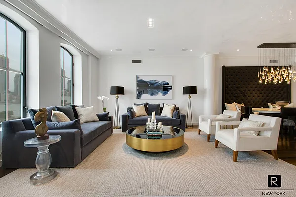 Sold by R New York | media 3