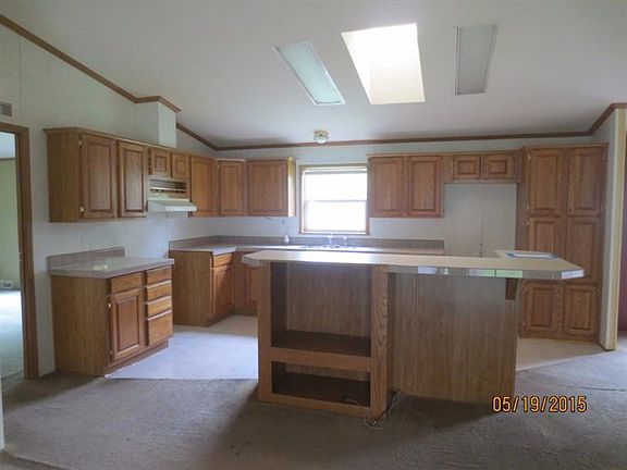 4th image of 248 Aveline St