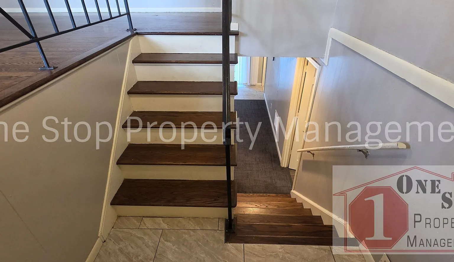 Spacious 4 bedroom 2.5 bathroom in KCMO — Photo 4