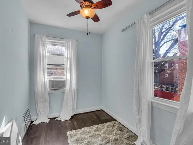 4011 Blaine St NE — Photo 8