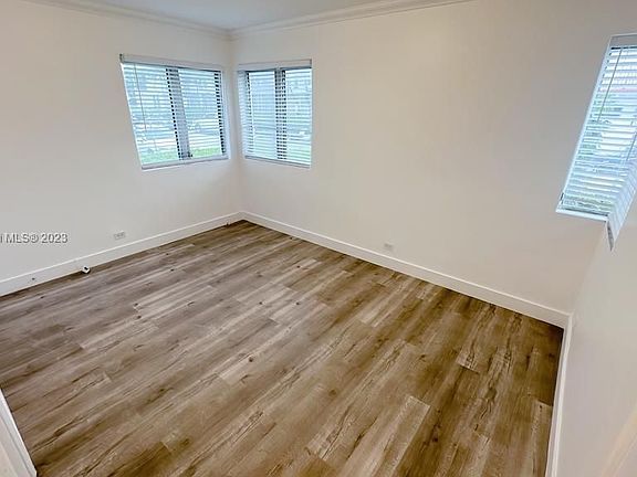 5th image of 635 12th St APT 11