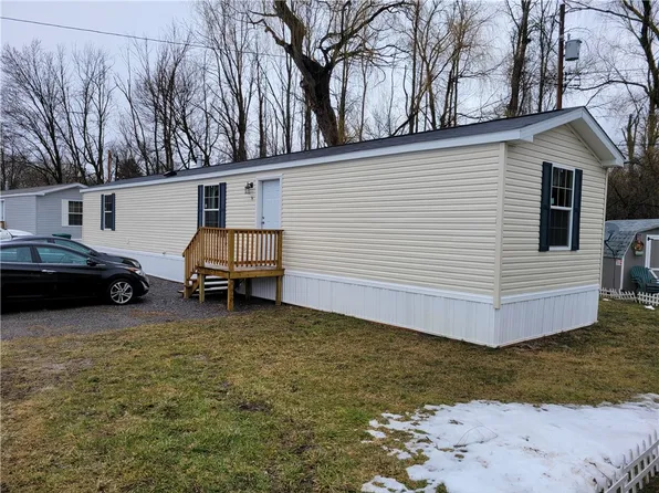 834 State St, Mumford, NY 14511