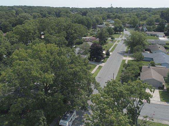 4th image of 1803 Brookmede Dr