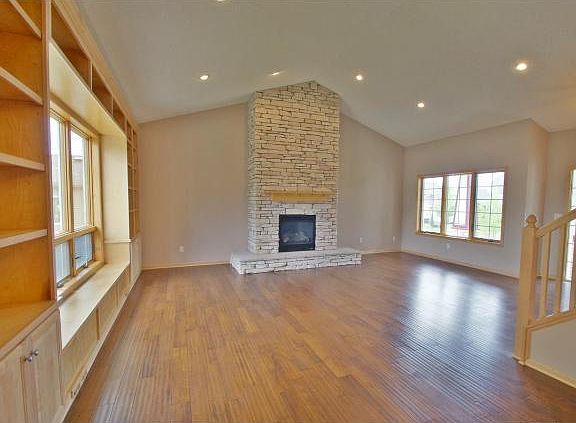 3rd image of 5289 203rd St W