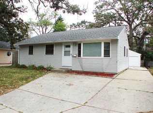 409 S Lake St, Mundelein, IL