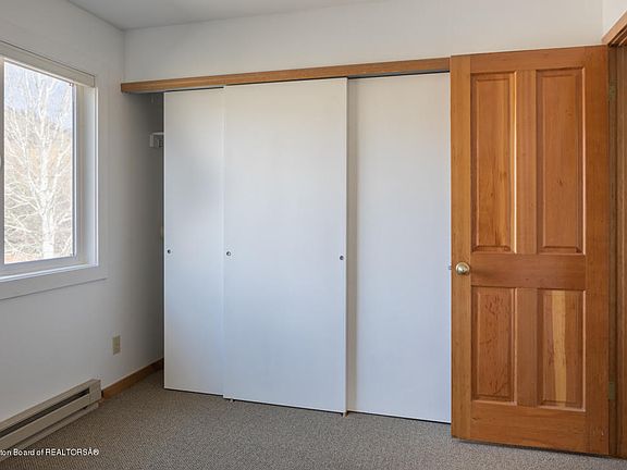 5th image of 830 Powderhorn Ln APT C