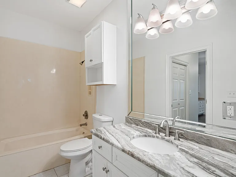 724 Harbor Blvd #202 — Photo 31