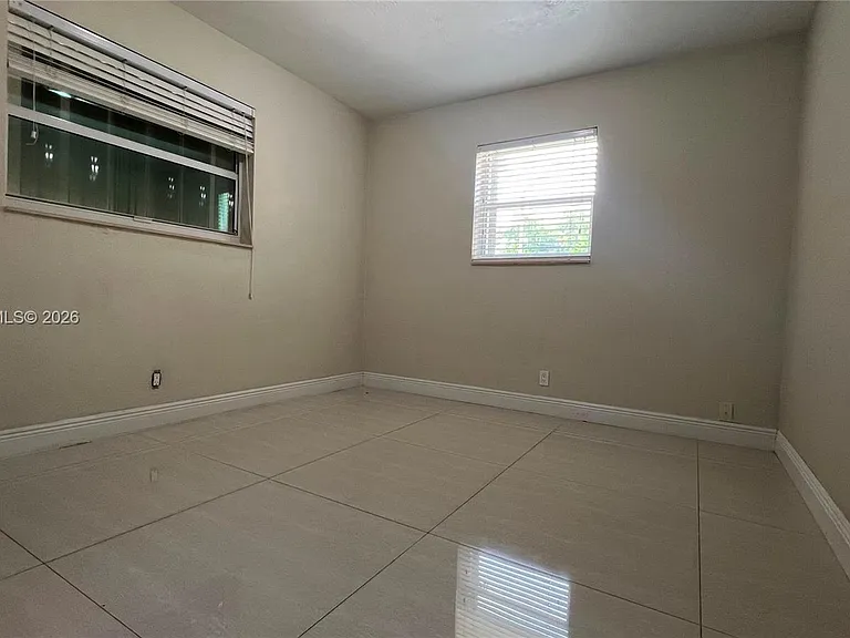 6550 SW 8th St — Photo 11