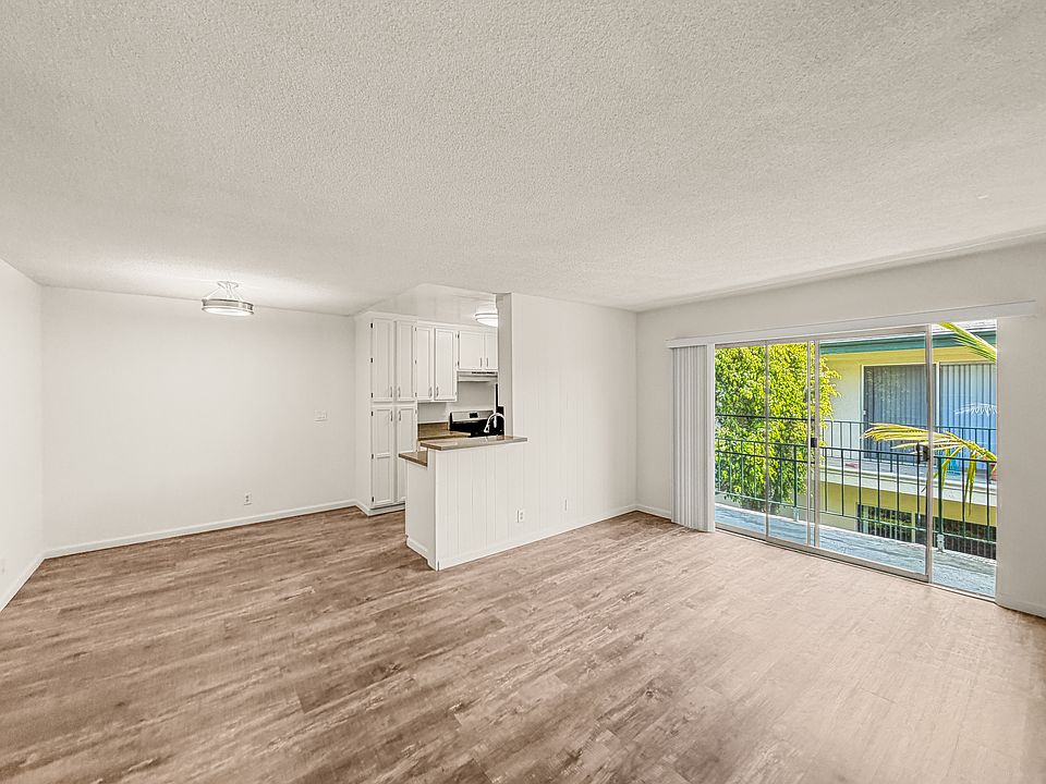 1st image of 1242 Wellesley Ave #5