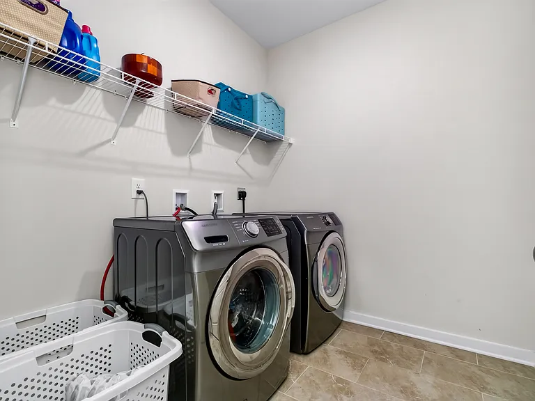 4040 Olivia Rd — Photo 35