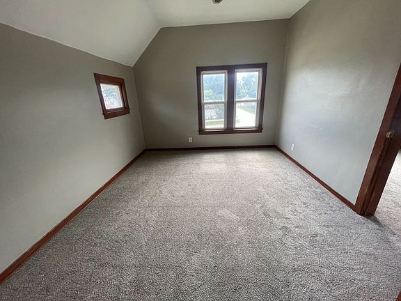 2nd image of 1216 Marquette Ave