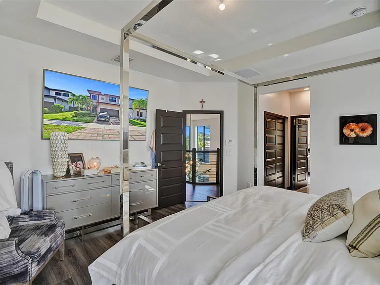 15501 NW 88th Ave — Photo 52