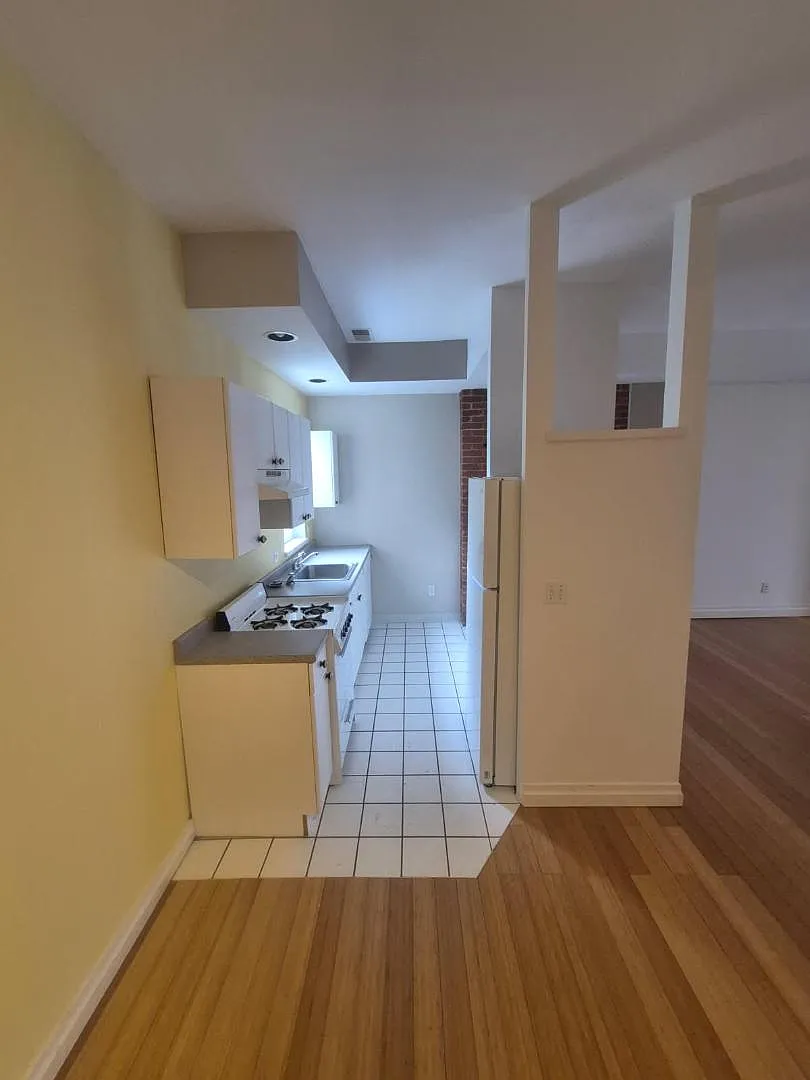 158 Park St - Upper Front — Photo 4
