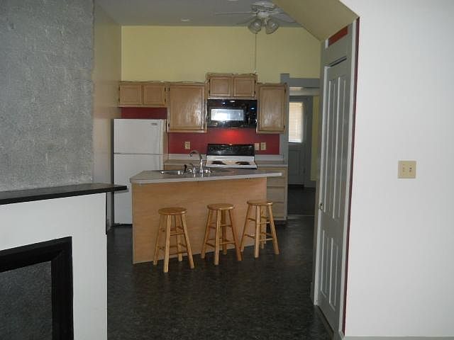 1st image of 920 N Highland Ave