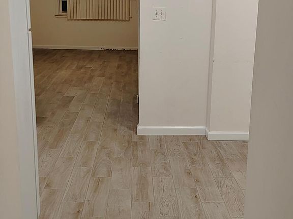 5th image of 142 Augusta Ave Floor 1