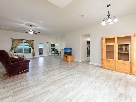 3rd image of 2051 SW Brisbane Street