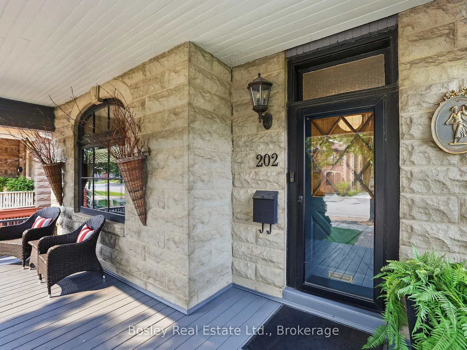 4 bed, $25,000 — Photo 2