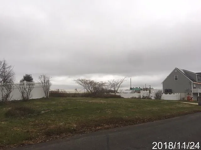137 Henry St photo 1