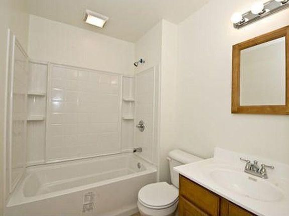 5th image of 3026 Price Ave