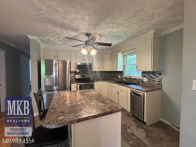 4706 Casper Dr NE — Photo 8